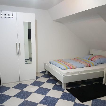 Ruhige Gemuetliche Ferienwohnung In Karlsruhe Daxlanden Fuer Monteure, Pendler, Geschaefsreisen, Wochenendreisen Extérieur photo